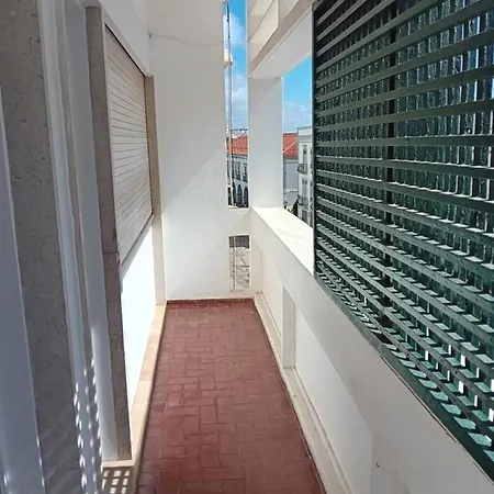 Apartment T3 2 Andar Ref 007 *