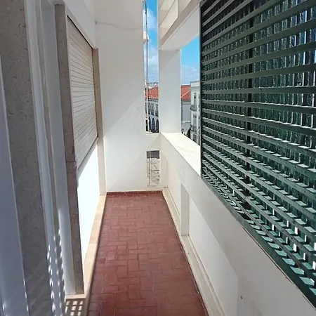 Apartment T3 2 Andar Ref 007 *